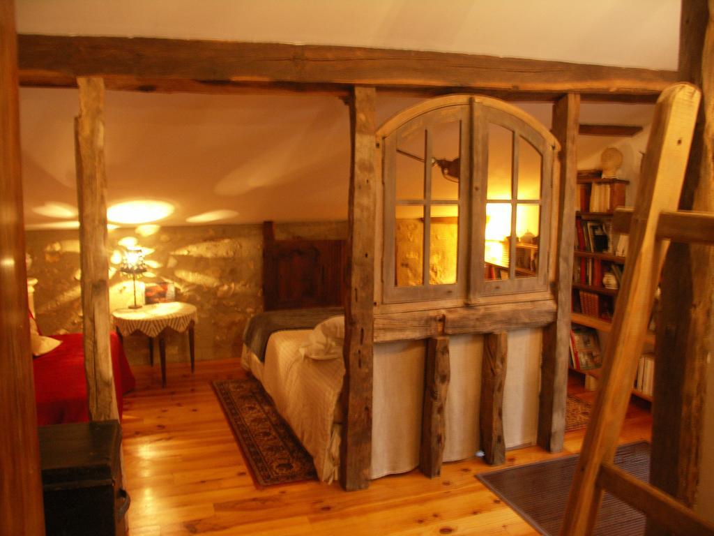 Haras Picard Du Sant Bed and Breakfast Lasserre  Rum bild